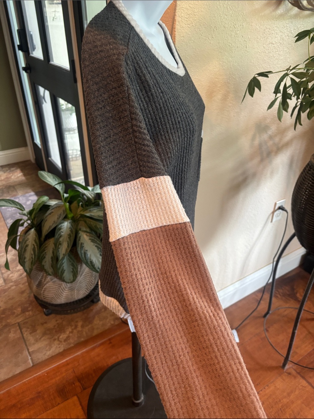 Lightweight Sweater - Picture 5 of 7